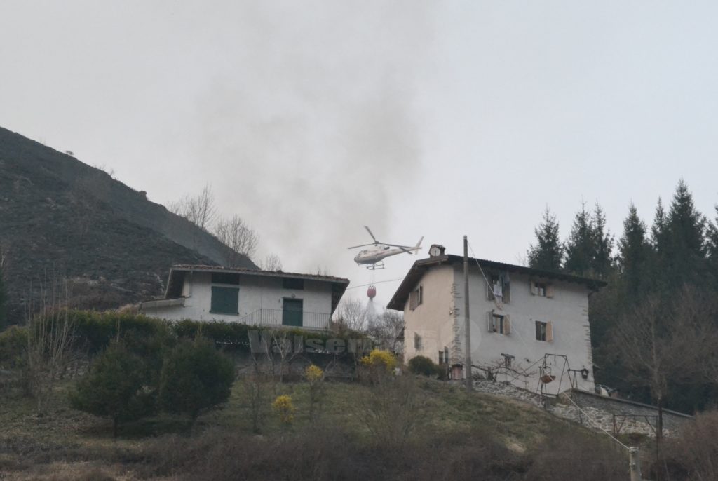 incendio-gorno-case-val-del-riso-elicottero