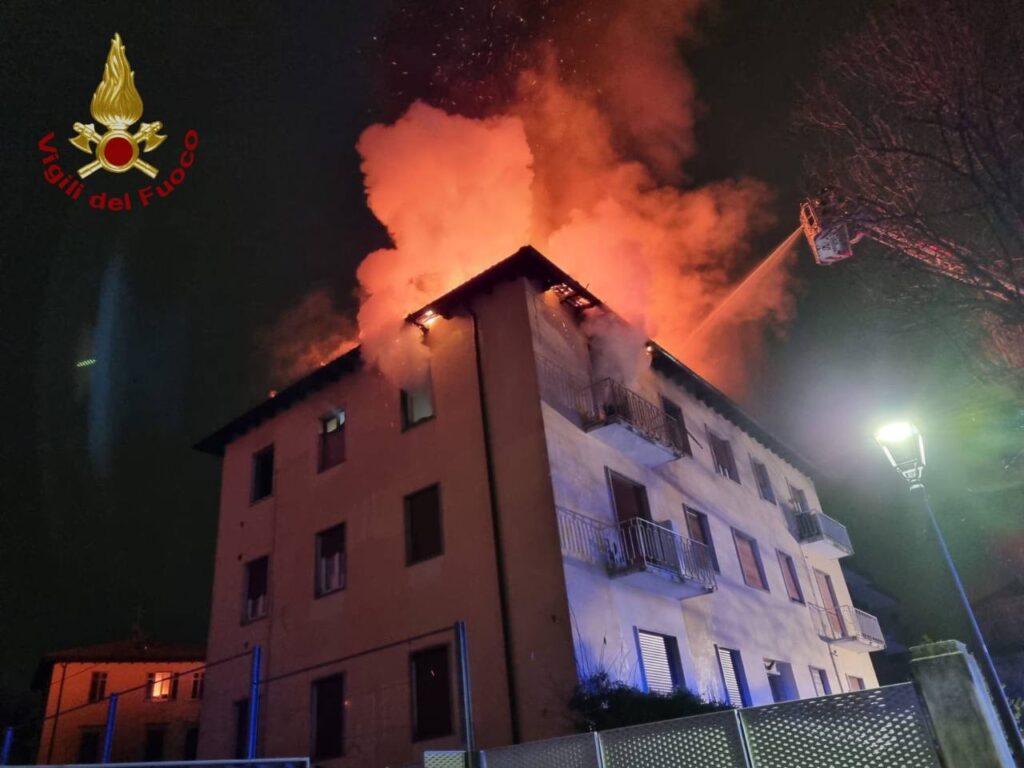 le fiamme nel sottotetto