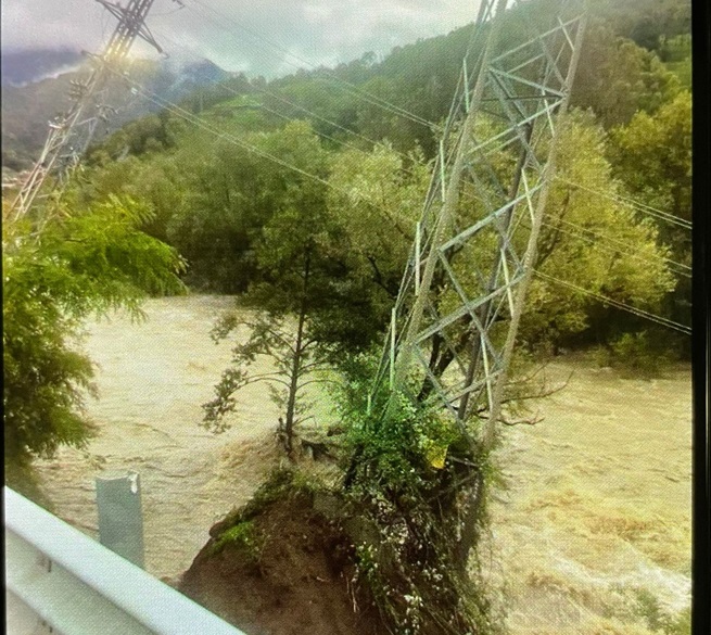 Tralicci Alta Tensione A Rischio Crollo Fra Albino E Nembro, Chiusa La ...