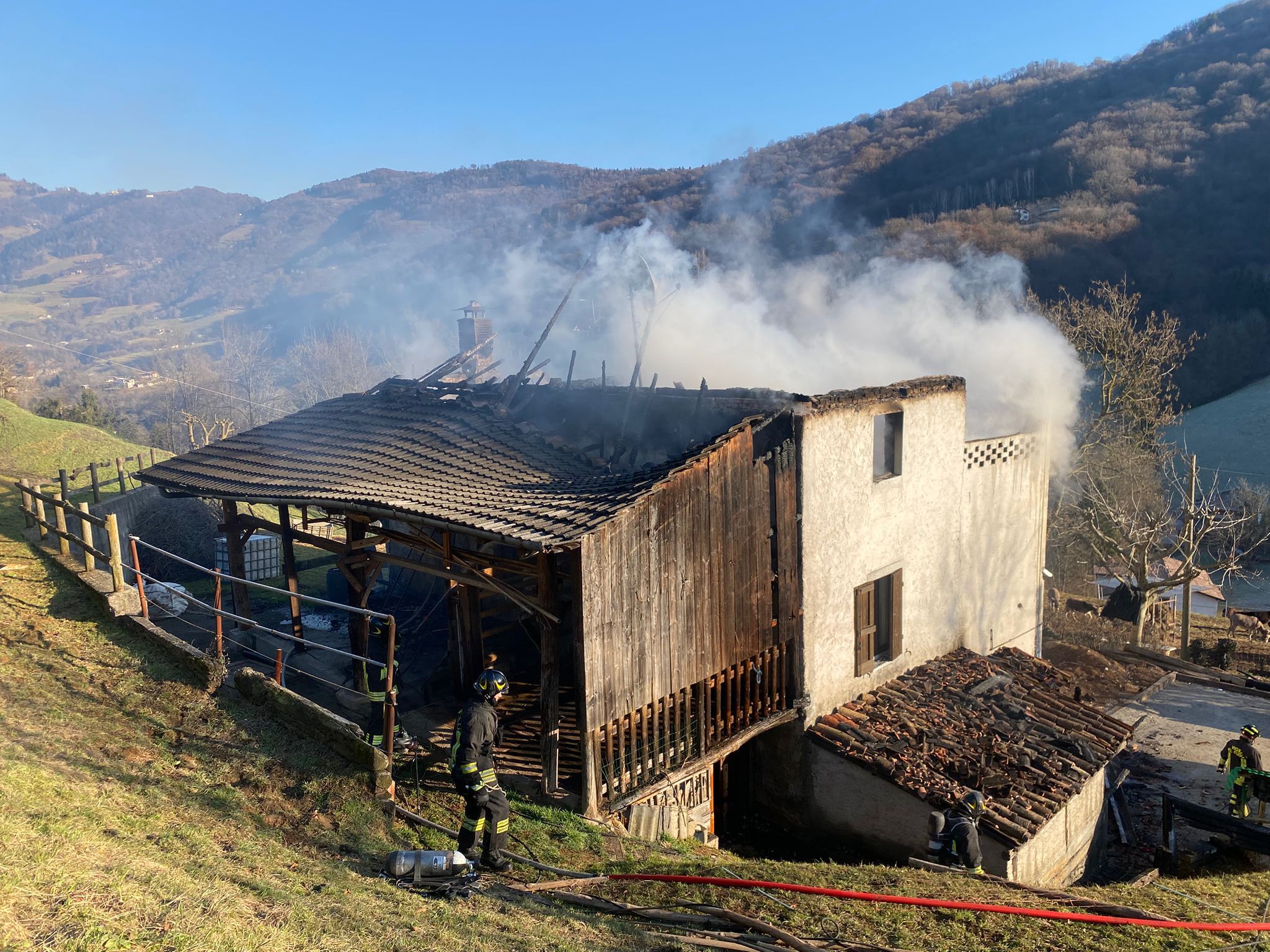 incendio canna fumaria leffe