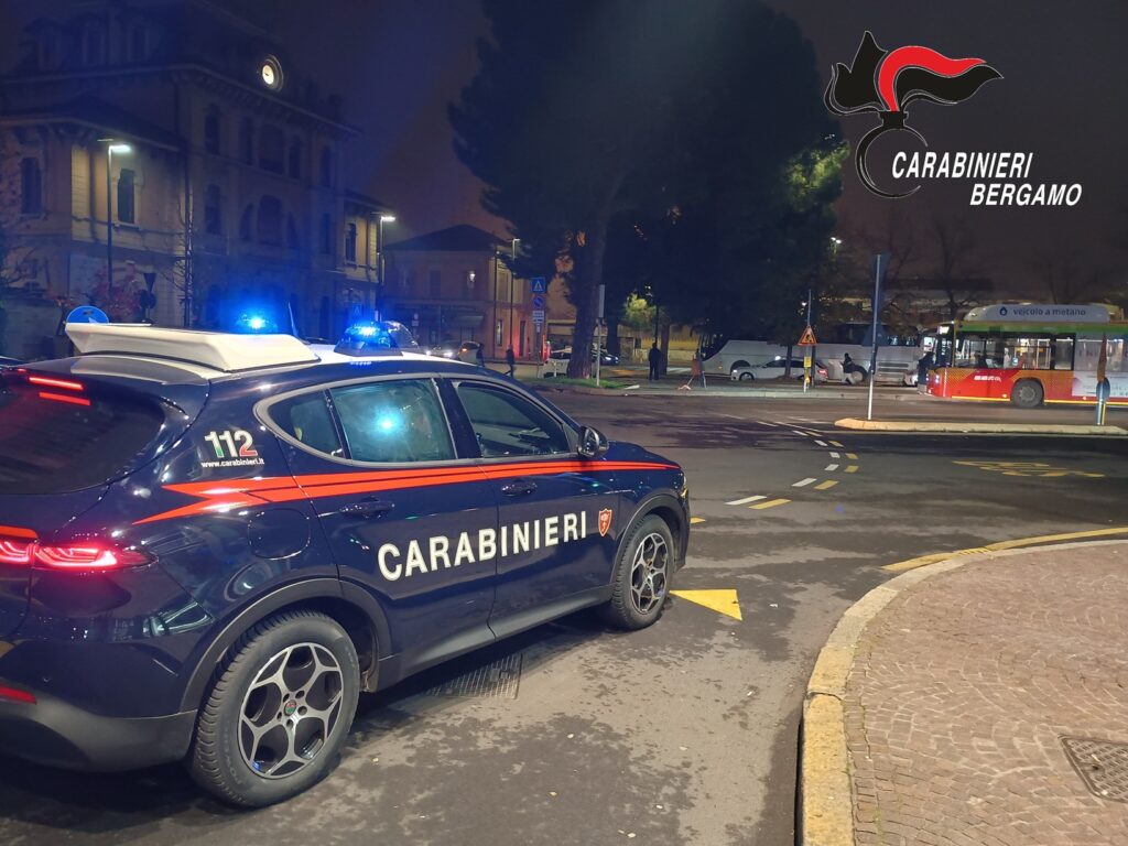 Controllo Carabinieri in stazione a Bergamo